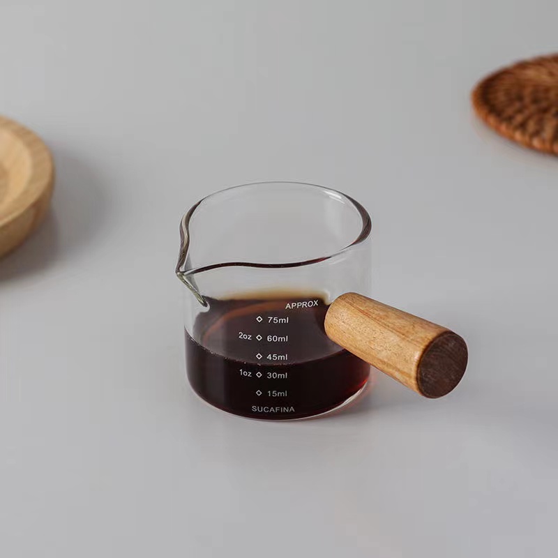 Niche Design Espresso Measuring Cup Seasoning Milk Pouring Jar Wooden Handle Scale Glass Heat-Resistant Small Milk Cup