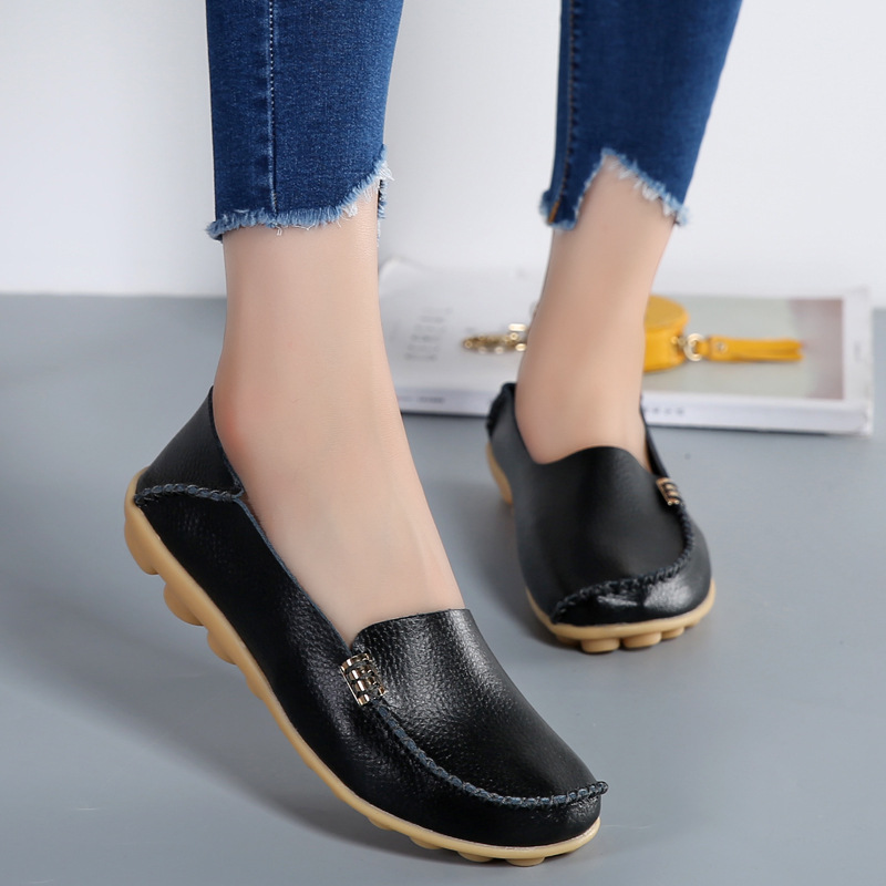 2025 New Four-Season Casual Shoes, Mother's Shoes, White Shoes, Two-Layer Cowhide Shoes, Soft Soles, Comfortable Large Size Women's Shoes