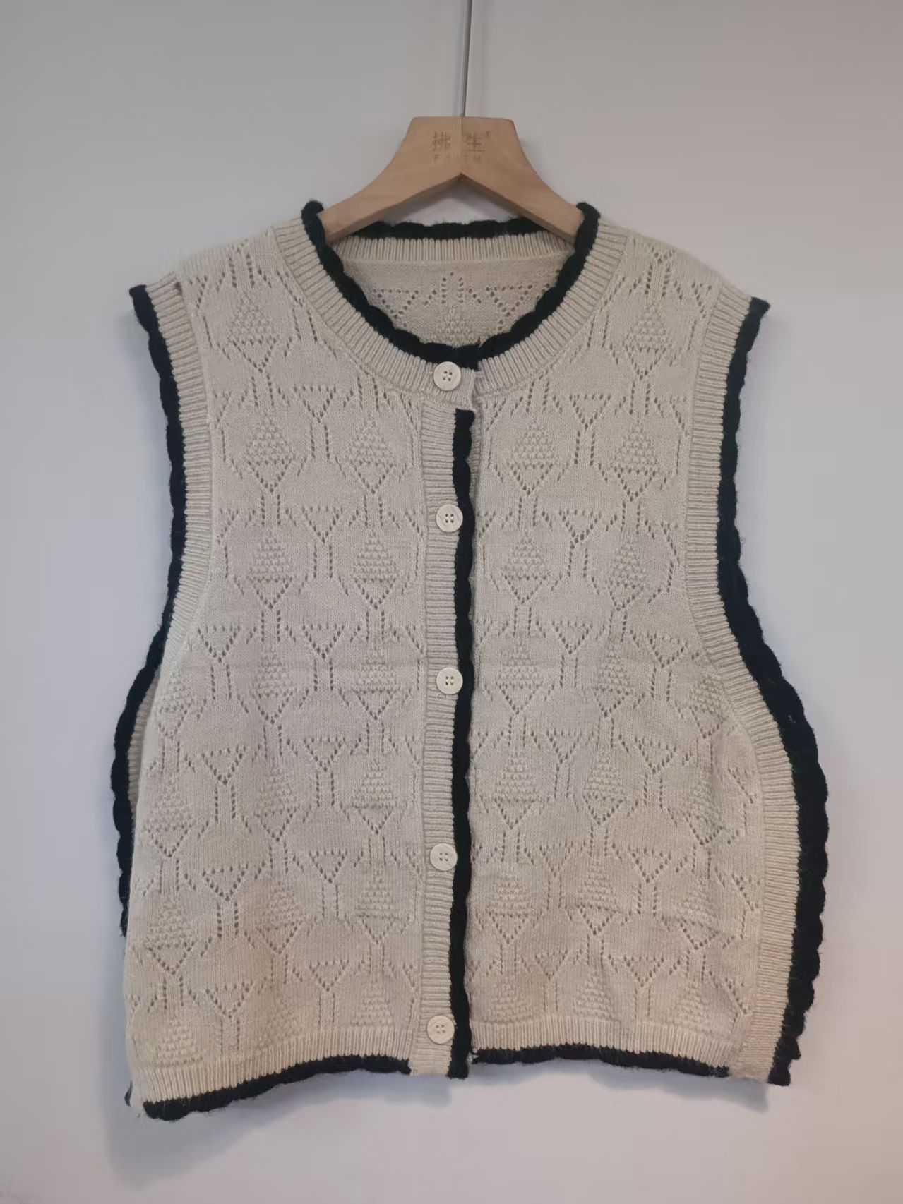 [Customized Processing of Sweaters and Vests] Processing and Customization of Various Styles of Knitted Vests and Sweaters