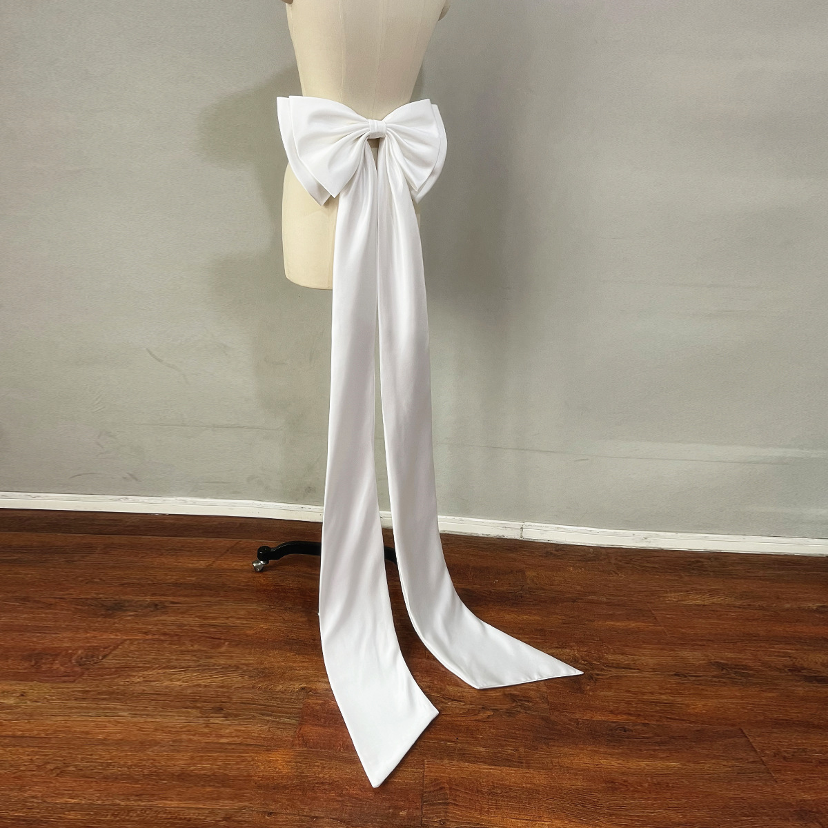 Ladies wedding dress accessories catwalk costume stage performance satin wedding dress tail big bow V135