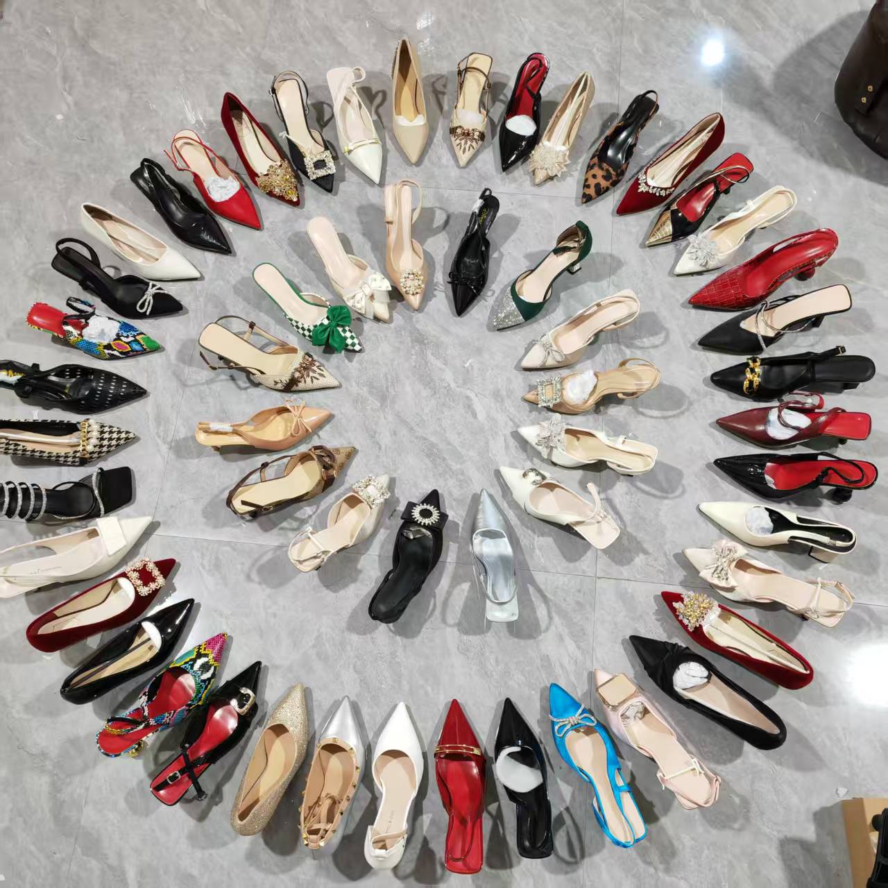 New Banquet High Heels, Fashionable Pointed Toe Stiletto Sequin Fabric Women's Shoes, Mid-Heel 3-6cm, Elegant and Stylish