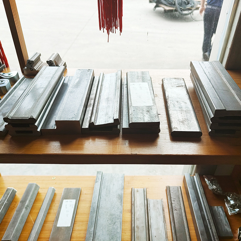Stainless Steel Non-Standard Special-Shaped Cold-Drawn Special-Shaped Steel 304/316 Cold-Drawn Special-Shaped Steel L-Shaped Cold-Drawn Special-Shaped Steel