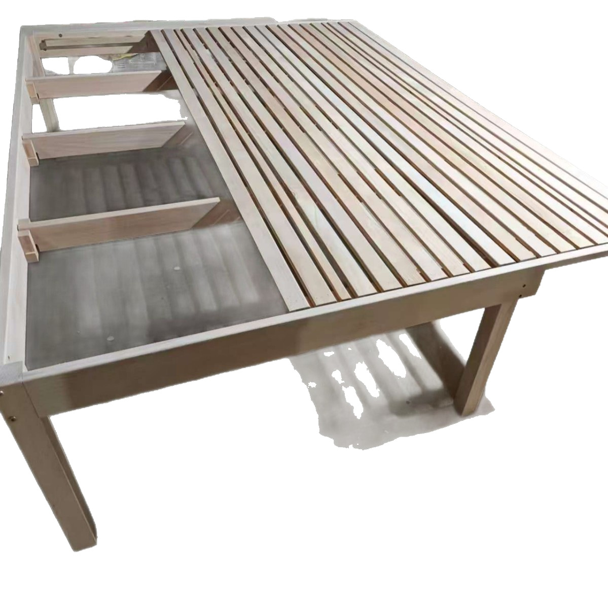 The Window Sill Is Spliced ​​Into Half Bed and Half Bay Window. the Small Bedroom Is Connected to the Tatami Bed. the Beech Bed Bay Window Is Widened