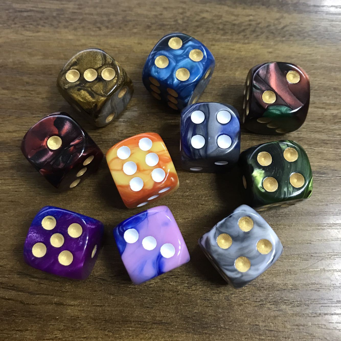 New 16mm two-color points dice conventional acrylic Amazon AliExpress supply multi-color selection