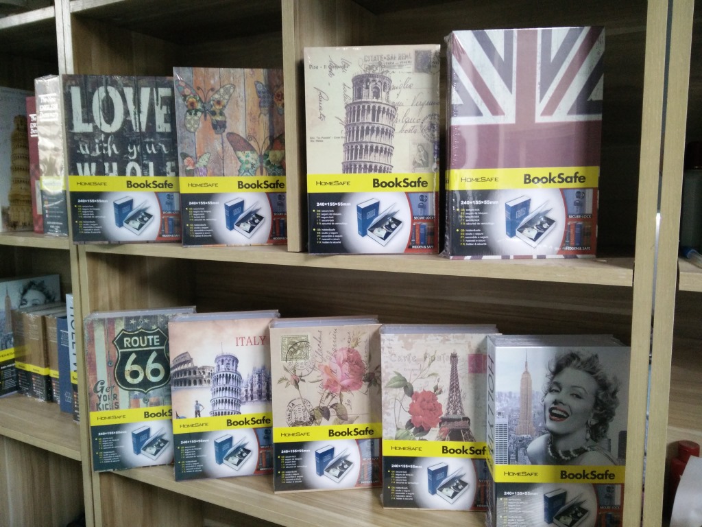 Medium Simulation Book Password Lock Safe Key Color Storage Box Cash Box Protective Safe Box