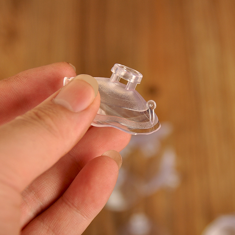 Factory direct wedding car decoration strong suction cup perforated transparent plastic suction cup diameter 4cm suction cup large