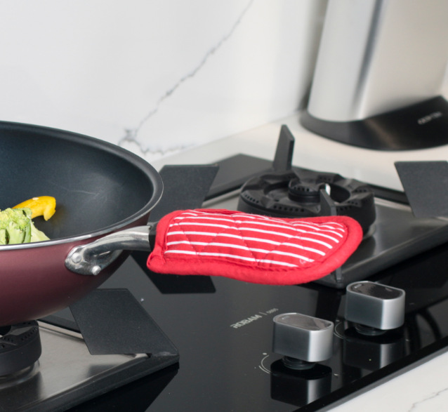 [Monthly sales 5000] cast iron pot supporting insulated pot handle cover