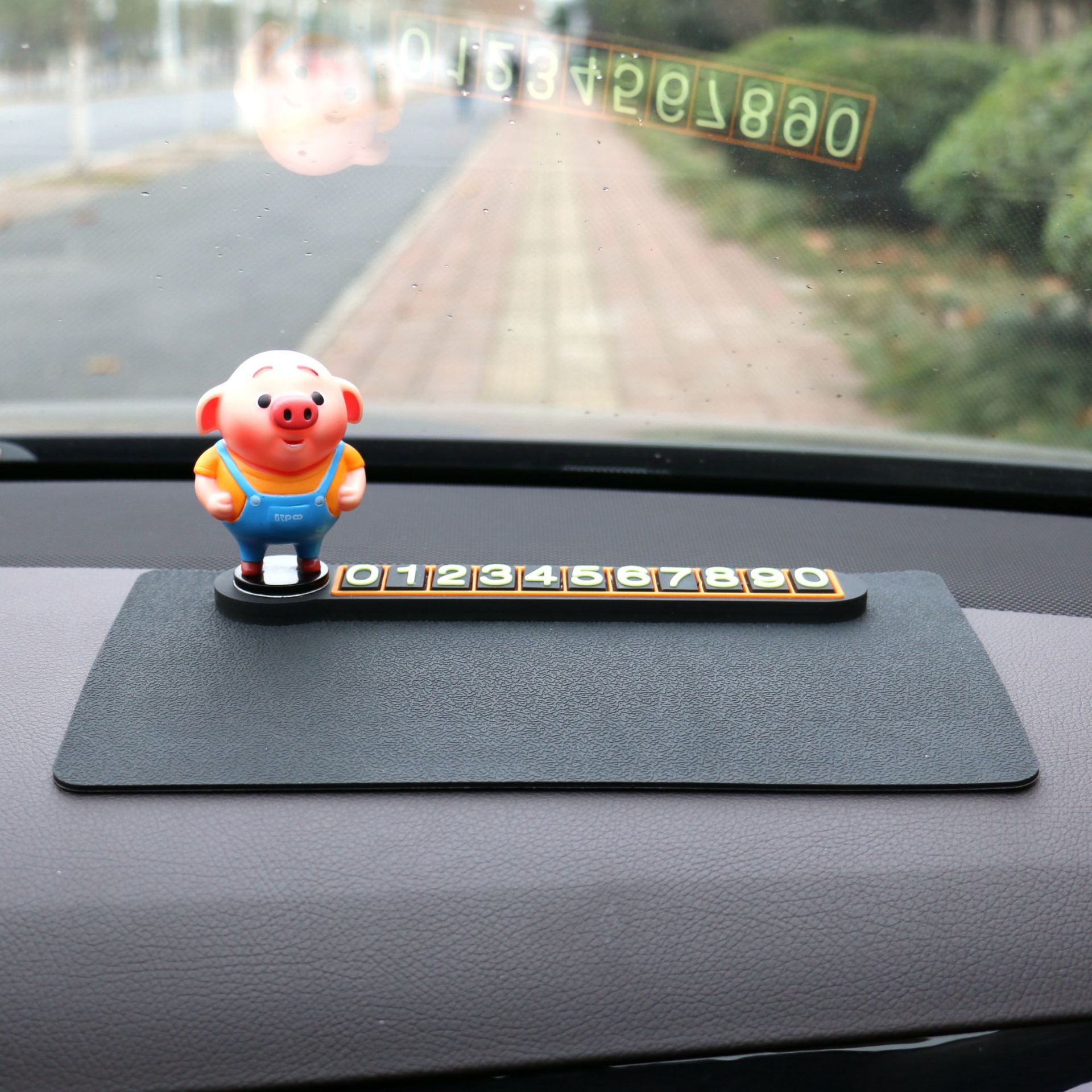 Car anti-slip mat high temperature Washable Car mobile phone accessories perfume ornaments center console fashion anti-slip mat