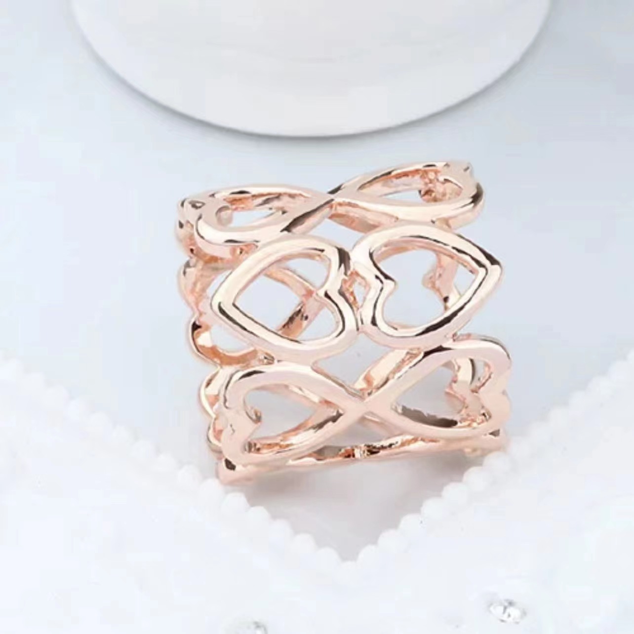 High-grade Silk Towel Buckle Ring Three Loop Buckle Luxury Atmospheric Silk Towel Buckle All-match Korean Style Business Wear Silk Scarf Clip Elegant and Simple