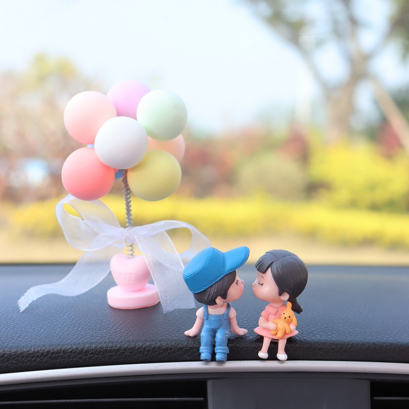 Online celebrity car decoration wholesale car decoration cute kiss couple doll car small decoration factory direct sales