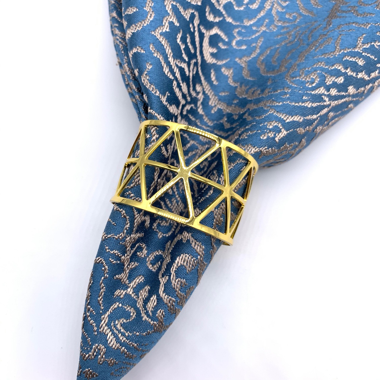 Factory direct dinner party holiday party table decoration hollow triangle napkin buckle napkin ring napkin ring