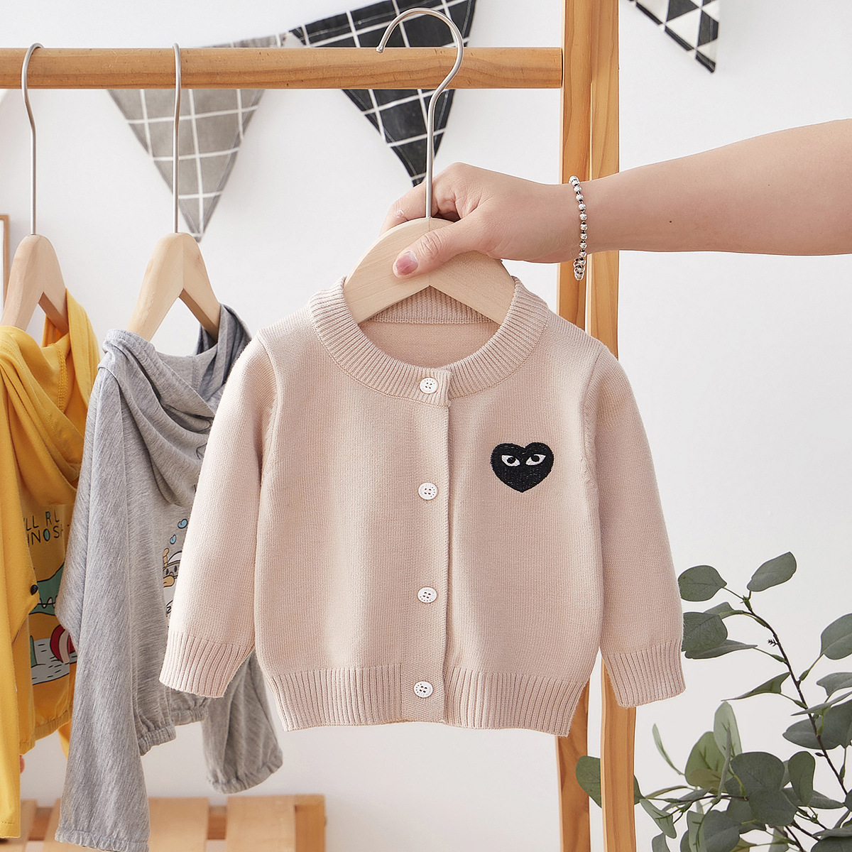 Live Supply 2025 New Children's Sweater Spring Baby Round Neck Pure Color Outwear Girls Cotton Knitted Cardigan
