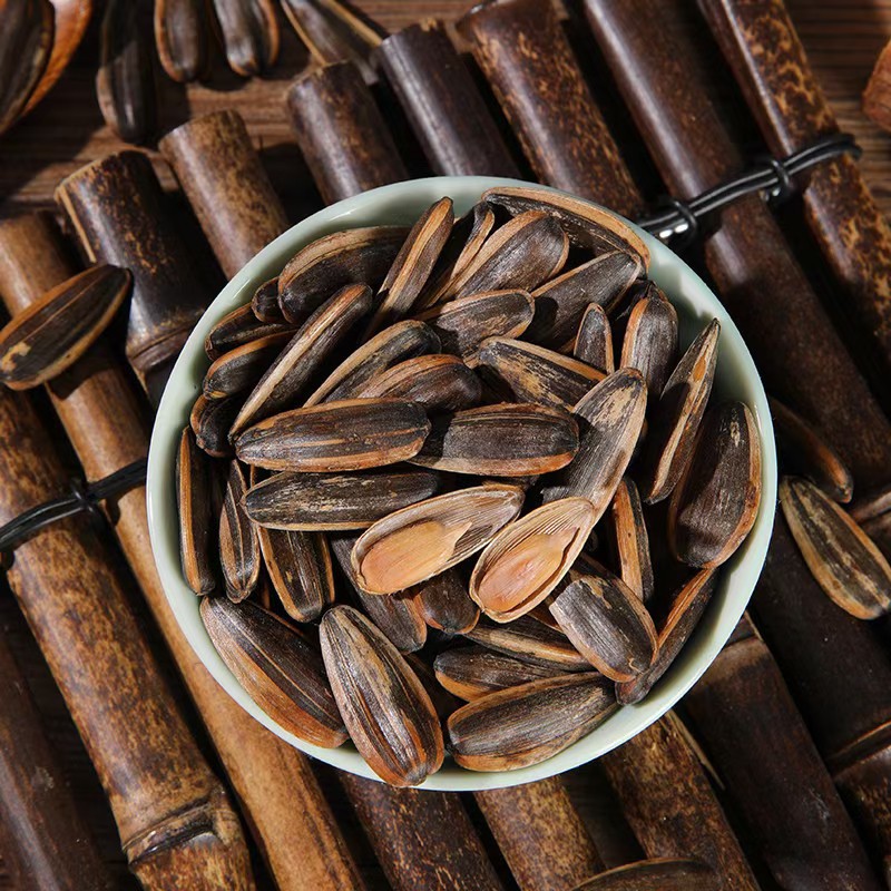 Free shipping wholesale Old Street mouth melon seeds 500g caramel flavor pecan flavor sunflower seeds Net red melon seeds
