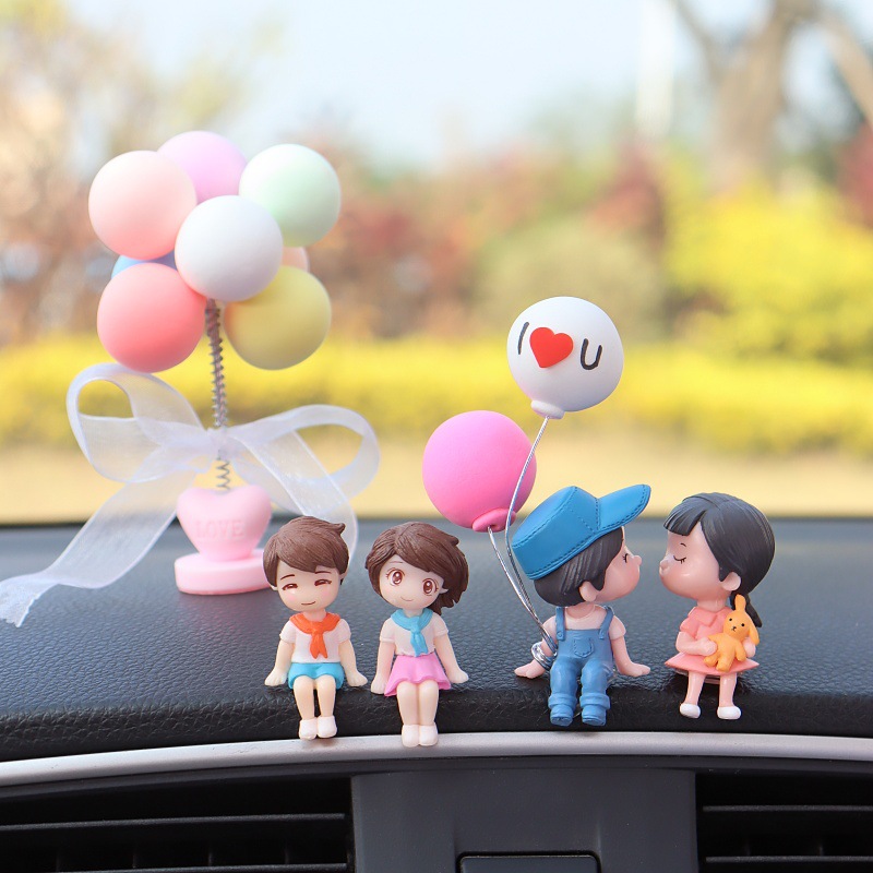 Online celebrity car decoration wholesale car decoration cute kiss couple doll car small decoration factory direct sales