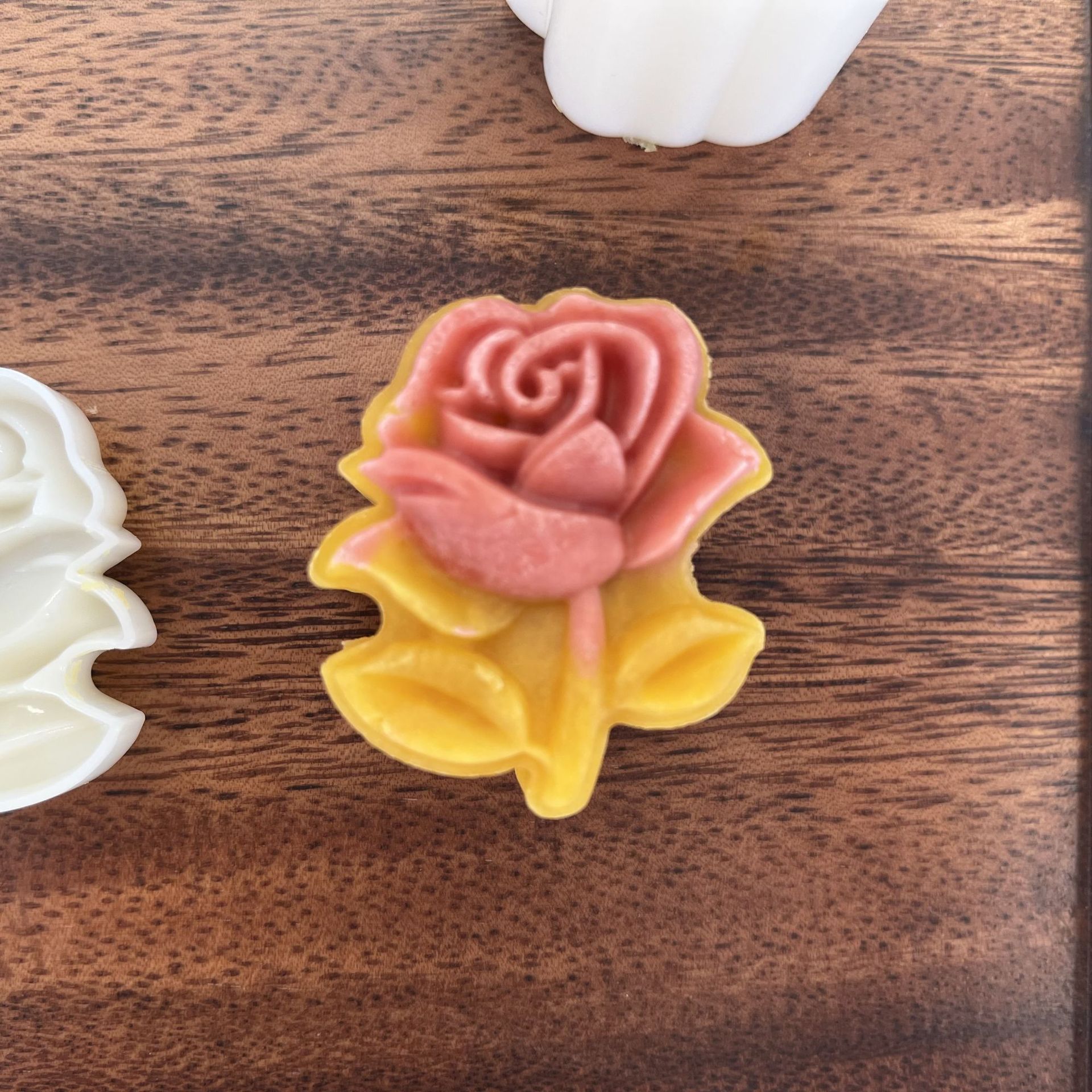 50g three-dimensional rose simulation baking mold set rose hand-pressed moon cake mung bean cake mold
