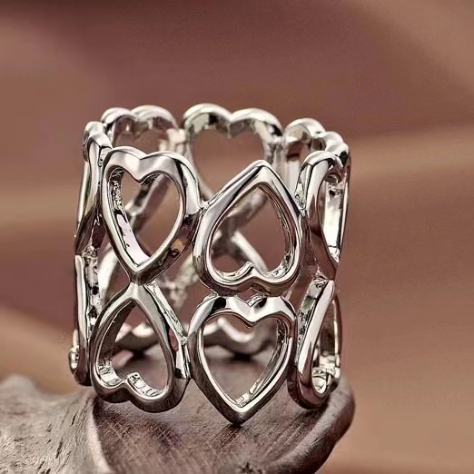 High-grade Silk Towel Buckle Ring Three Loop Buckle Luxury Atmospheric Silk Towel Buckle All-match Korean Style Business Wear Silk Scarf Clip Elegant and Simple