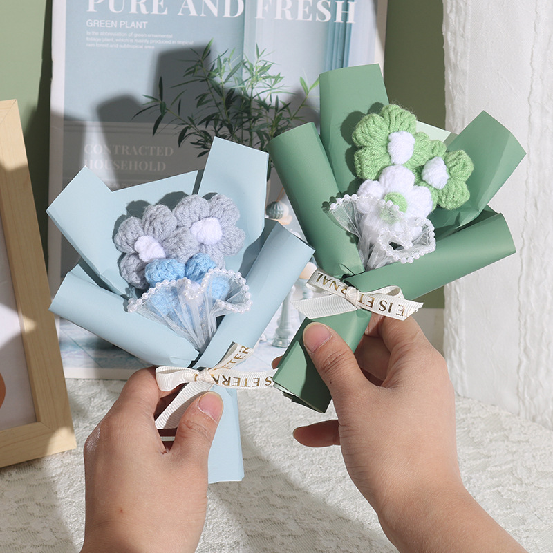 Finished Valentine's Day Mini Bouquet Handmade Yarn Puff Bouquet Ins-Style Gift Matching Small Bouquet Cross-Border