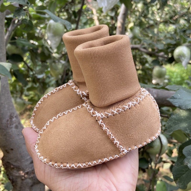 Factory direct autumn and winter fur integrated baby toddler shoes fleece-lined thick terry baby soft bottom cotton shoes and socks