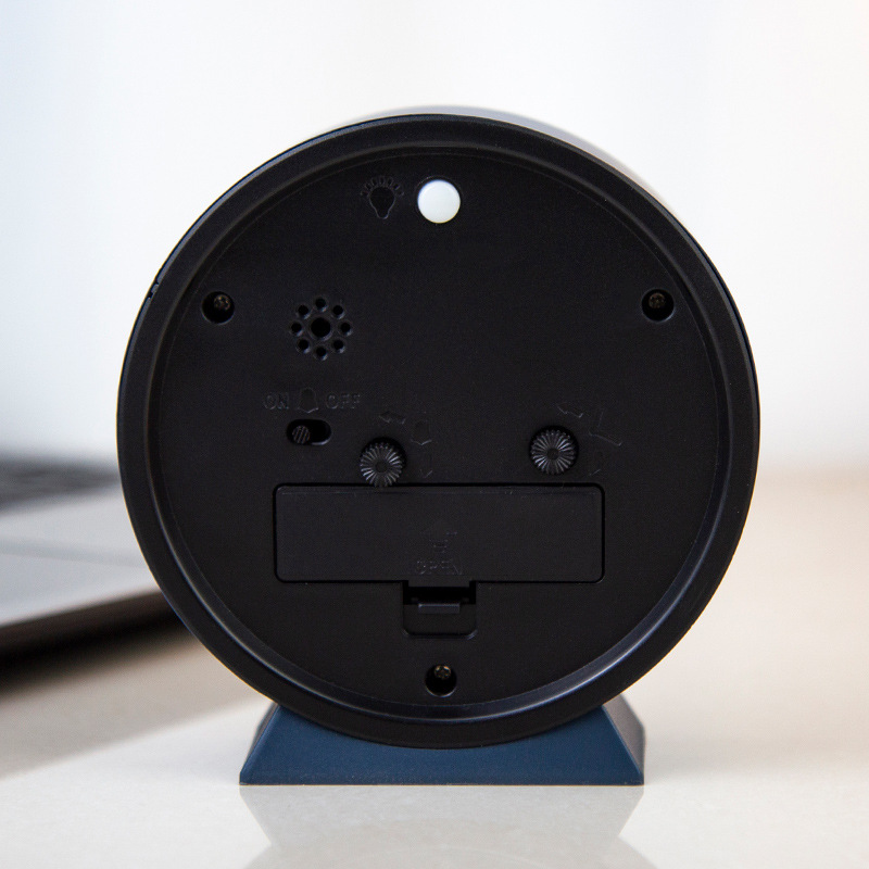 Simple Metal Small Alarm Clock Creative Bedside Luminous Desk Clock for Boys and Girls Desktop Mute Student Bedroom Clock