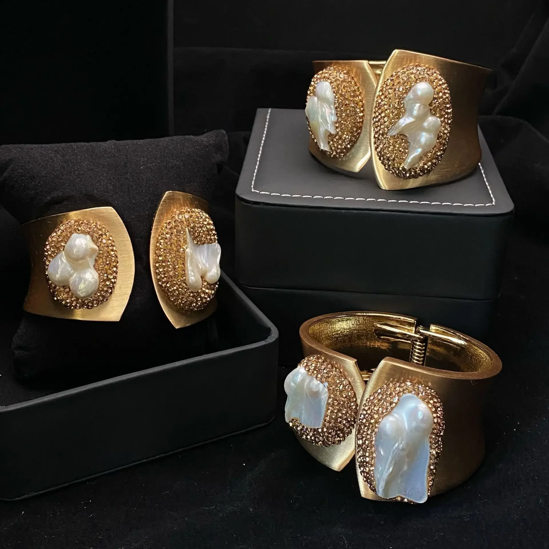 European Version of Wide-Brimmed Double-Ended Baroque Freshwater Pearl Bracelet Hand-Made Inlaid Super Flash Super Bright Bracelet Factory Direct Sale for Women